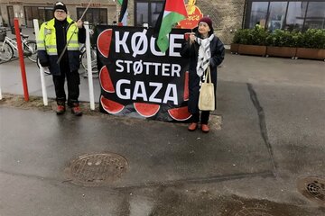 عمرها 80 عاما وتطير الحمام وتتظاهر من أجل غزة.. تعرّف على قصتها