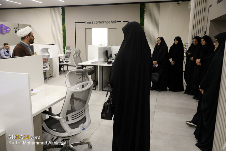 تقرير مصور/ أعلاميو جامعة قم يزورون وكالة أبنا للإطلاع على انتاج الأخبار وصناعة المحتوى الإعلامي