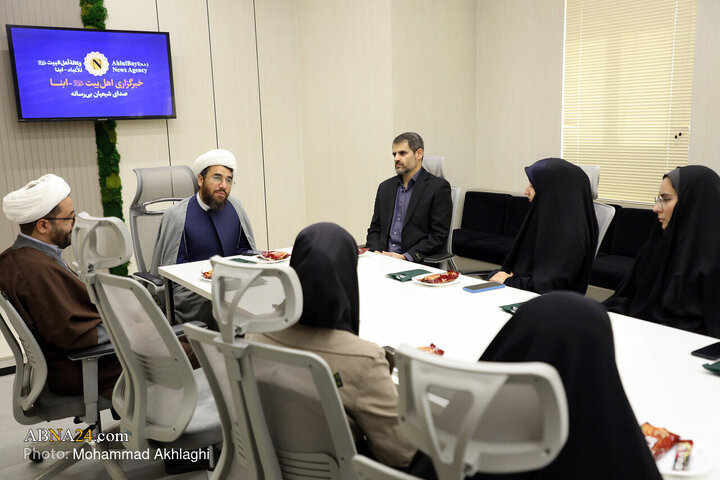 تقرير مصور/ أعلاميو جامعة قم يزورون وكالة أبنا للإطلاع على انتاج الأخبار وصناعة المحتوى الإعلامي