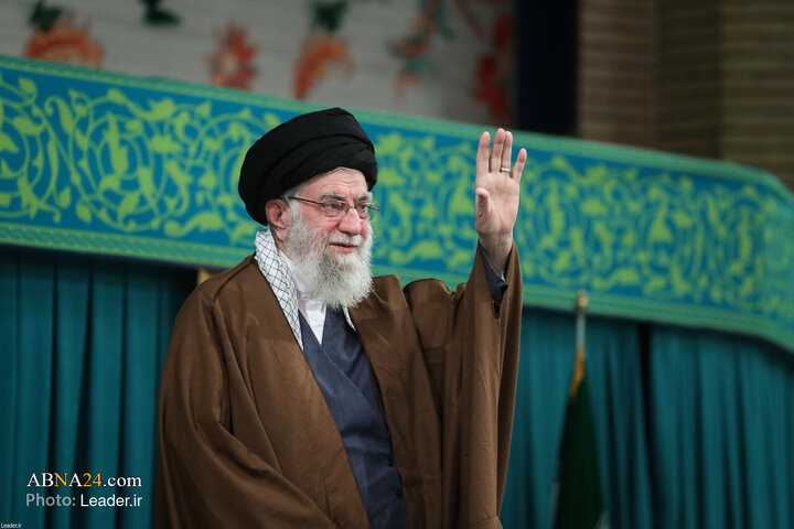 دیدار هزاران نفر از زنان و دختران با رهبر انقلاب