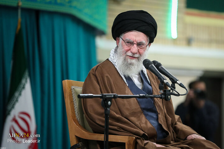 دیدار هزاران نفر از زنان و دختران با رهبر انقلاب