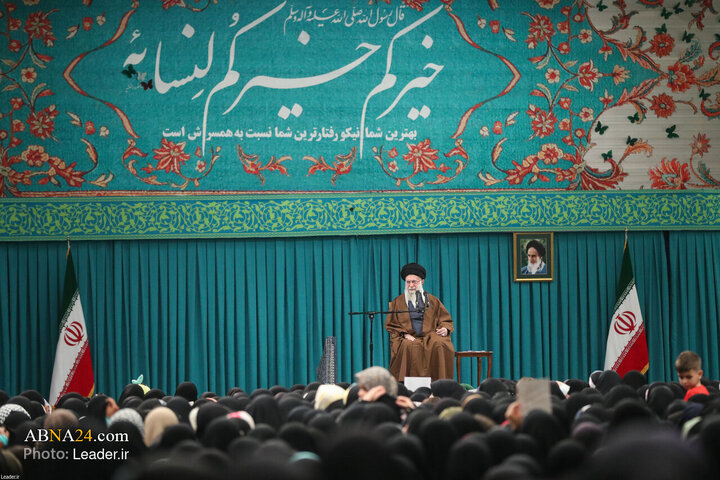 دیدار هزاران نفر از زنان و دختران با رهبر انقلاب