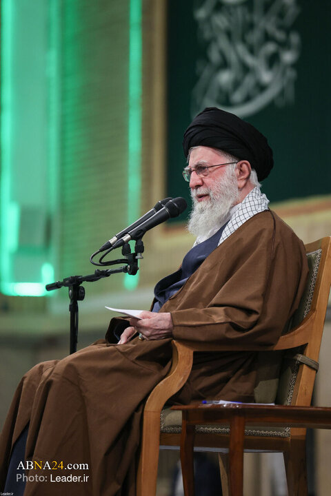 دیدار هزاران نفر از زنان و دختران با رهبر معظم انقلاب