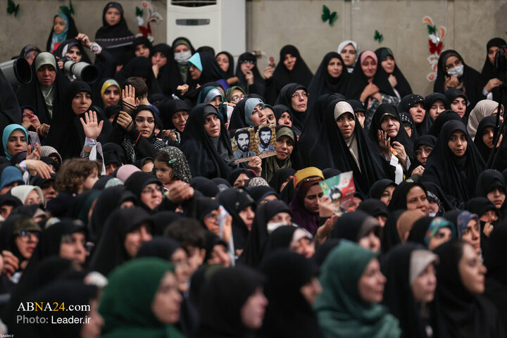 دیدار هزاران نفر از زنان و دختران با رهبر معظم انقلاب