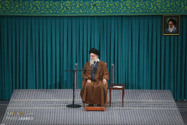 دیدار هزاران نفر از زنان و دختران با رهبر معظم انقلاب