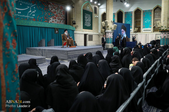 دیدار هزاران نفر از زنان و دختران با رهبر معظم انقلاب