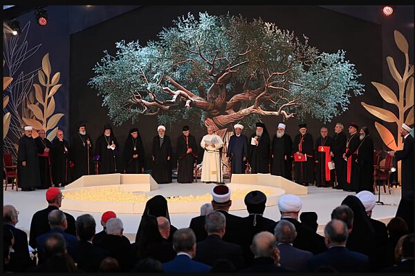 Pope Leo XIV urges unity, peace at interfaith gathering in Lebanon