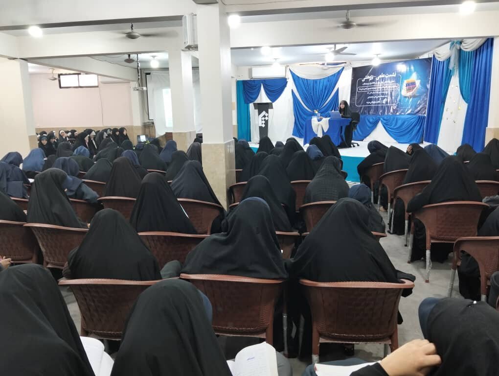 পাকিস্তানের করাচিতে "শিক্ষার উপর প্রভাব ফেলতে পারে এমন মনস্তাত্ত্বিক কারণগুলির বিশ্লেষণ" শীর্ষক সভা অনুষ্ঠিত হয়েছে+ছবিসহ।