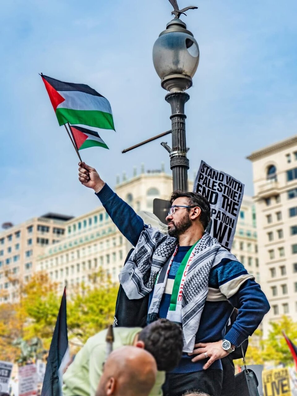 支持巴勒斯坦游行从美国巴尔的摩伊斯兰协会前出发 + 图片