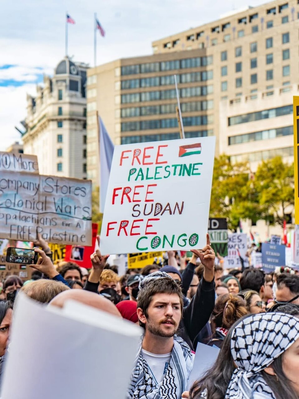 支持巴勒斯坦游行从美国巴尔的摩伊斯兰协会前出发 + 图片