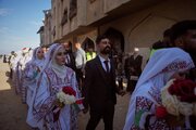 Informe fotográfico | Alegría excepcional en Gaza: decenas de parejas contraen matrimonio entre las ruinas de Jan Yunis