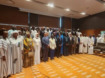 سمینار بین‌المللی بازاندیشی برای جهانی در خطر از منظر تعالیم پیامبر(ص) در سنگال برگزار شد + تصاویر