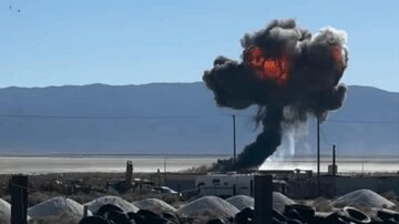 အမေရိကန် F-16 တိုက်လေယာဉ်တစ်စင်း လေဆိပ်အနီးပျက်ကျ + ဗီဒီယို