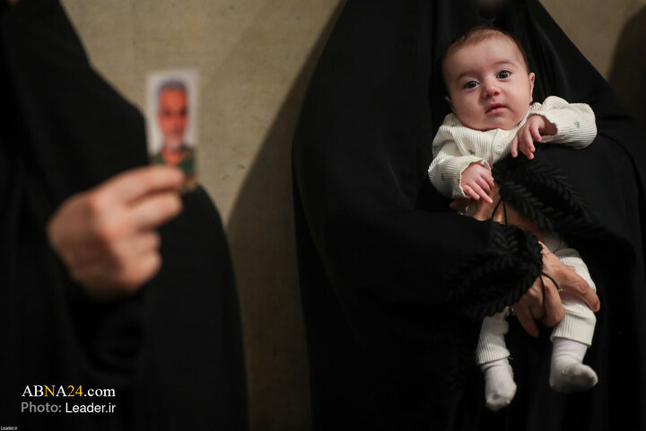 Photos: Imam Khamenei receives thousands of women from throughout country