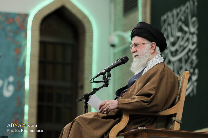 Photos: Imam Khamenei receives thousands of women from throughout country