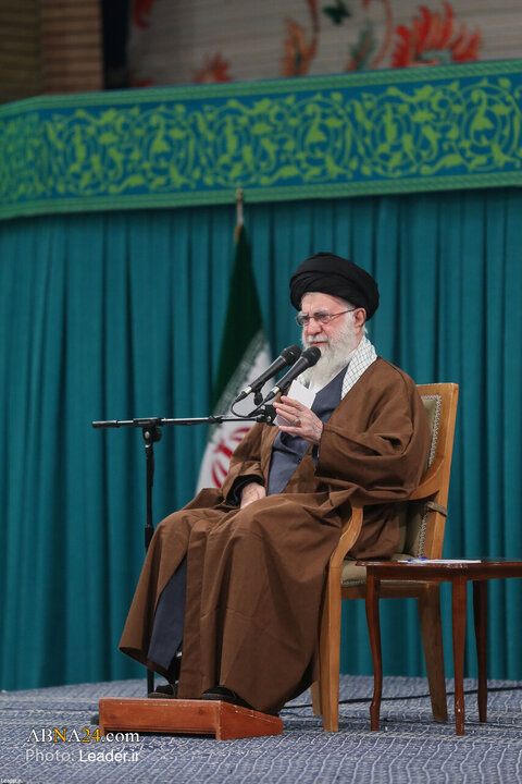 Photos: Imam Khamenei receives thousands of women from throughout country