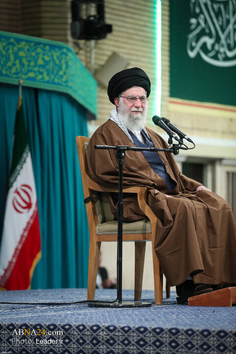 Photos: Imam Khamenei receives thousands of women from throughout country