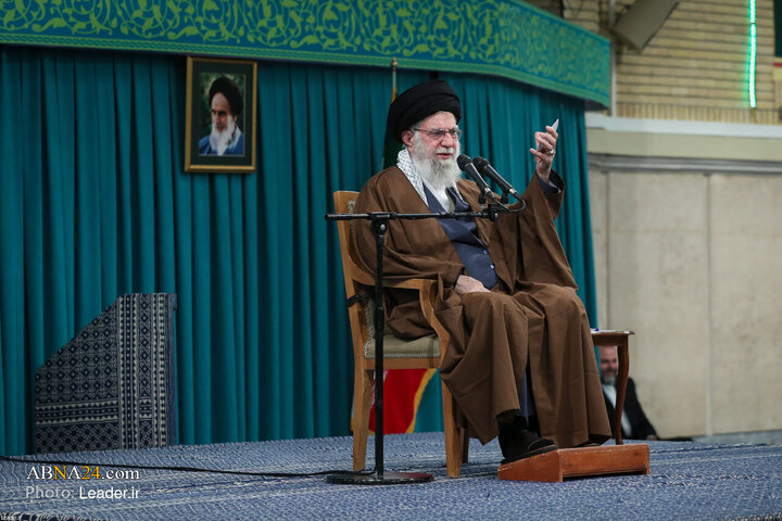 Photos: Imam Khamenei receives thousands of women from throughout country