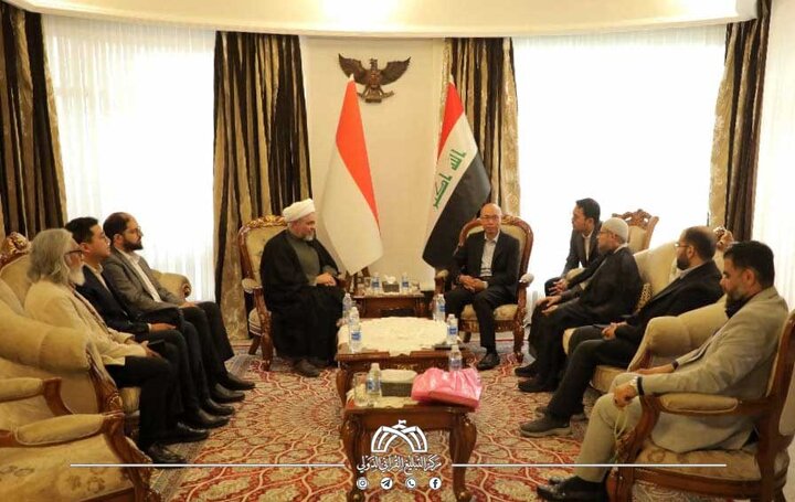 تقرير مصور/ وفد العتبة الحسينية يزور السفير الإندونيسي في العراق والأخير يثمن دورها في المجال القرآني
