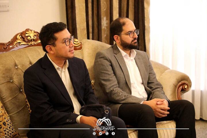 تقرير مصور/ وفد العتبة الحسينية يزور السفير الإندونيسي في العراق والأخير يثمن دورها في المجال القرآني