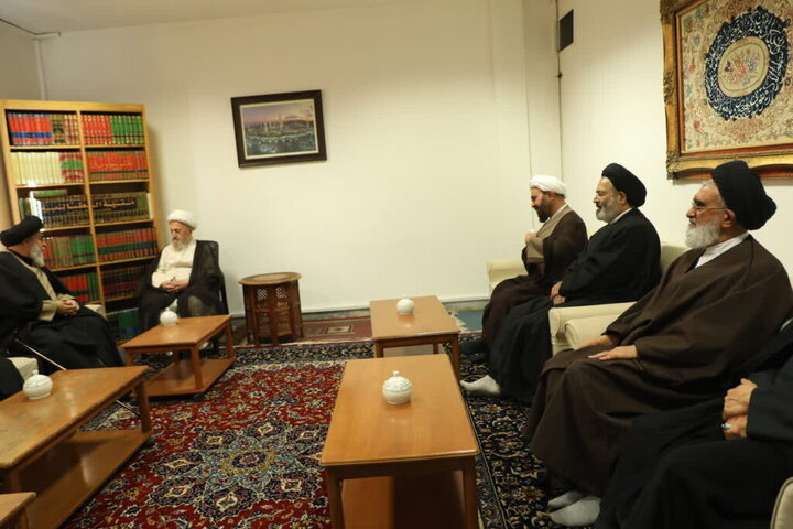 Photos: Custodians of Iran’s Holy Shrines meet with Qom’s Grand Religious Authorities