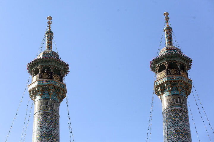 Photos: Lady Fatima Masoumeh Shrine covered in black for mourning of Hazrat Umm al-Banin