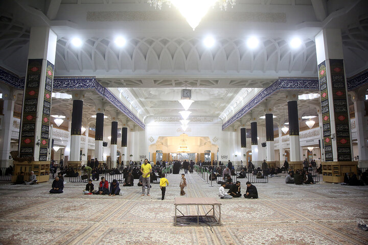 Photos: Lady Fatima Masoumeh Shrine covered in black for mourning of Hazrat Umm al-Banin