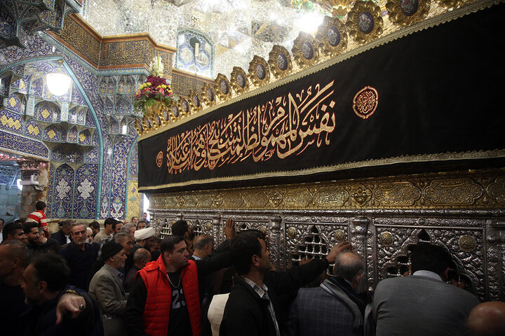 Photos: Lady Fatima Masoumeh Shrine covered in black for mourning of Hazrat Umm al-Banin