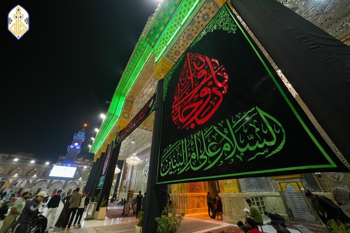 تقرير مصور/ حرم الإمامين الكاظمين (ع) يتشح بالسواد بمناسبة وفاة أم الوفاء (ع)