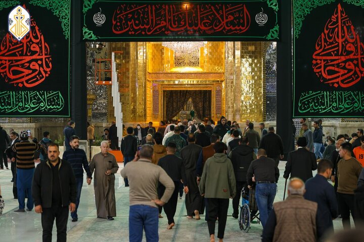 تقرير مصور/ حرم الإمامين الكاظمين (ع) يتشح بالسواد بمناسبة وفاة أم الوفاء (ع)