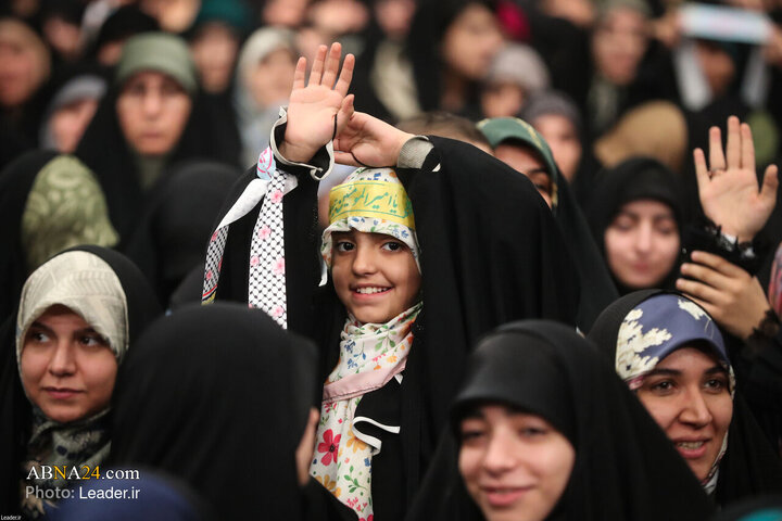 Rapora Wenêyan Bi hezaran jin û keç bi Rêberê Giran qîmete Şoreşê re hatin  civiyan