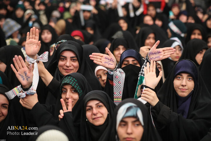 Rapora Wenêyan Bi hezaran jin û keç bi Rêberê Giran qîmete Şoreşê re hatin  civiyan