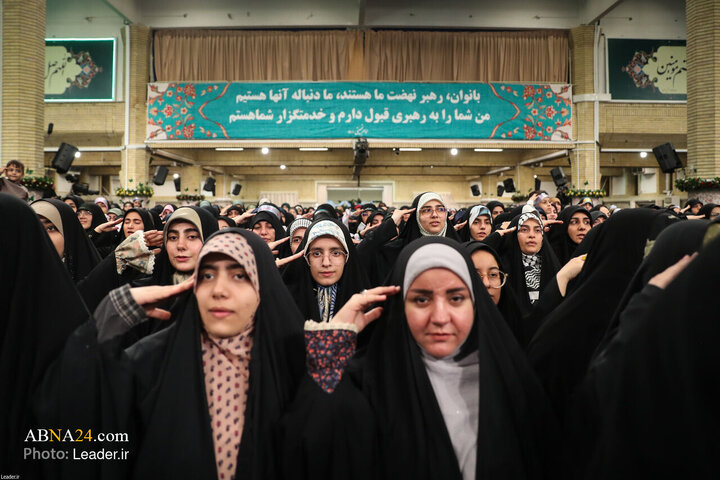 Rapora Wenêyan Bi hezaran jin û keç bi Rêberê Giran qîmete Şoreşê re hatin  civiyan