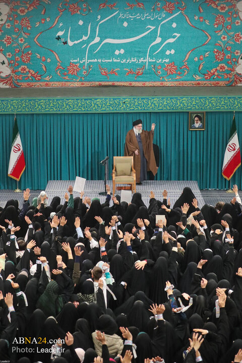 Rapora Wenêyan Bi hezaran jin û keç bi Rêberê Giran qîmete Şoreşê re hatin  civiyan