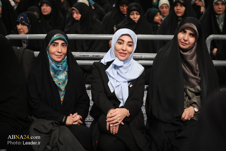 Rapora Wenêyan Bi hezaran jin û keç bi Rêberê Giran qîmete Şoreşê re hatin  civiyan