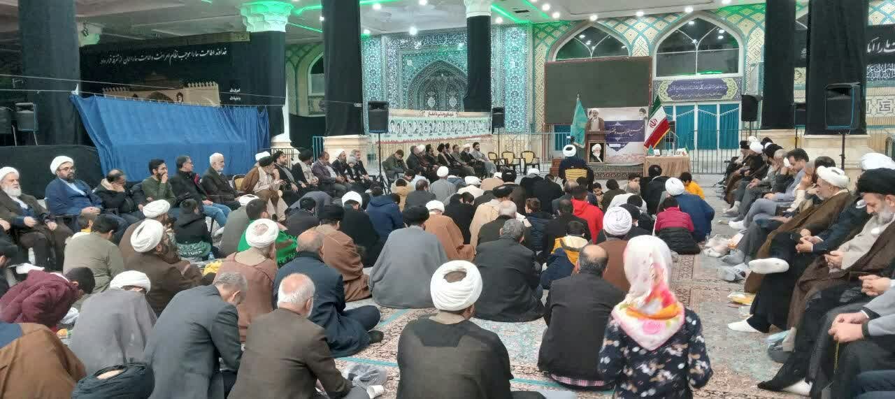 برگزاری گردهمایی بزرگ خانوادگی طلاب و فضلای دامغان در قم + تصاویر