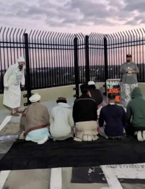 Êrîş organîze ne?
Ji heqaretê bigire heta şewitandina Qur'anê; Êrîşên dijî Îslamî li ser heft komên xwendekaran li Amerîka di du mehên dawî de