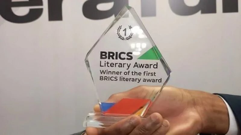Una scrittrice egiziana vince il Premio Letterario BRICS