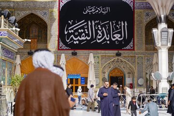 تقرير مصور/ الصحن العلوي المطهّر يتشح برايات الحزن في ذكرى رحيل السيدة أم البنين