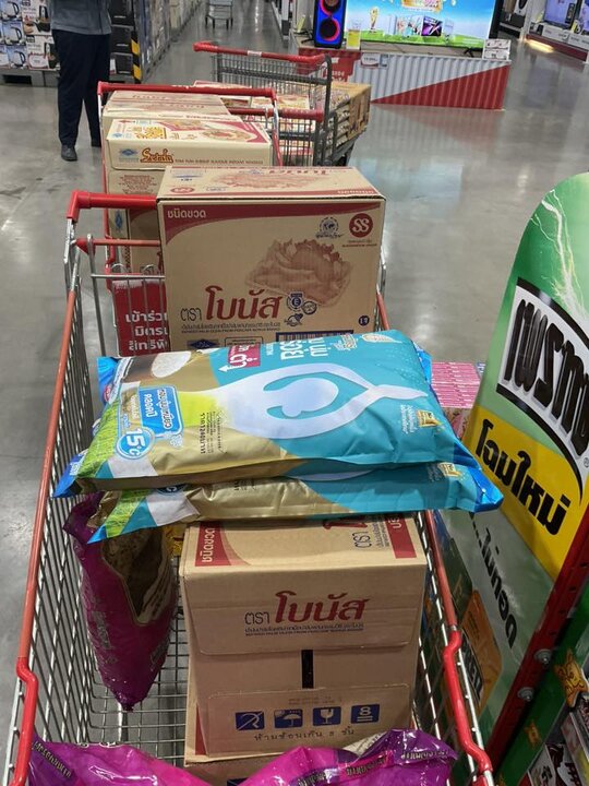 ထိုင်းနိုင်ငံ တွင်ရေဘေး ဒုက္ခသည်များ အား ဂျာမေအသိုလ်မွတ်စ်သဖွာ (ဆွ) အလ်အာလေမီယဟ် မှ တတ်နိုင်သလောက် အကူအညီပေး    ။ ။ Photos