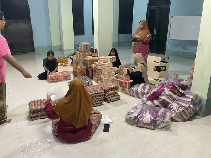 ထိုင်းနိုင်ငံ တွင်ရေဘေး ဒုက္ခသည်များ အား ဂျာမေအသိုလ်မွတ်စ်သဖွာ (ဆွ) အလ်အာလေမီယဟ် မှ တတ်နိုင်သလောက် အကူအညီပေး    ။ ။ Photos