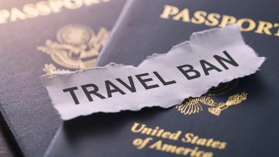 အမေရိကန် က ခရီးသွားလာခွင့်ပိတ်ပင်မှုစာရင်းကို နိုင်ငံပေါင်း ၃၀ ကျော်အထိ တိုးချဲ့ရန် စီစဉ်