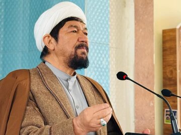 نماز جمعه شیعیان در بامیان افغانستان؛ از بیان نقش زبان در اسلام تا ذکر نکاتی درباره خشکسالی