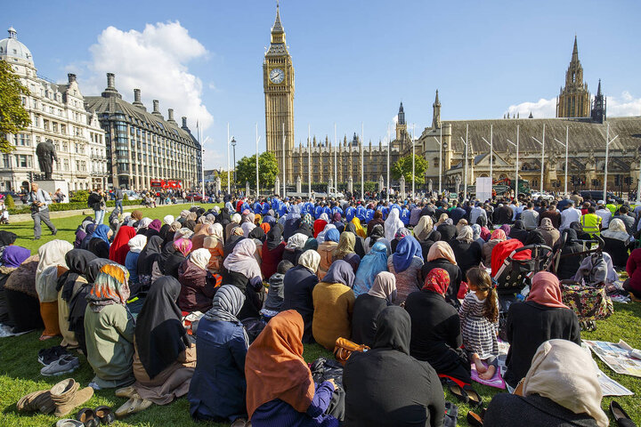 Study: Global conflicts, especially Gaza, driving Britons to convert to Islam