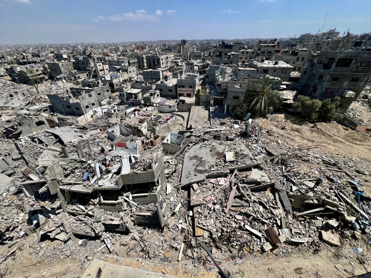 Israeli artillery shelling in Beit Lahia injures several Palestinian civilians