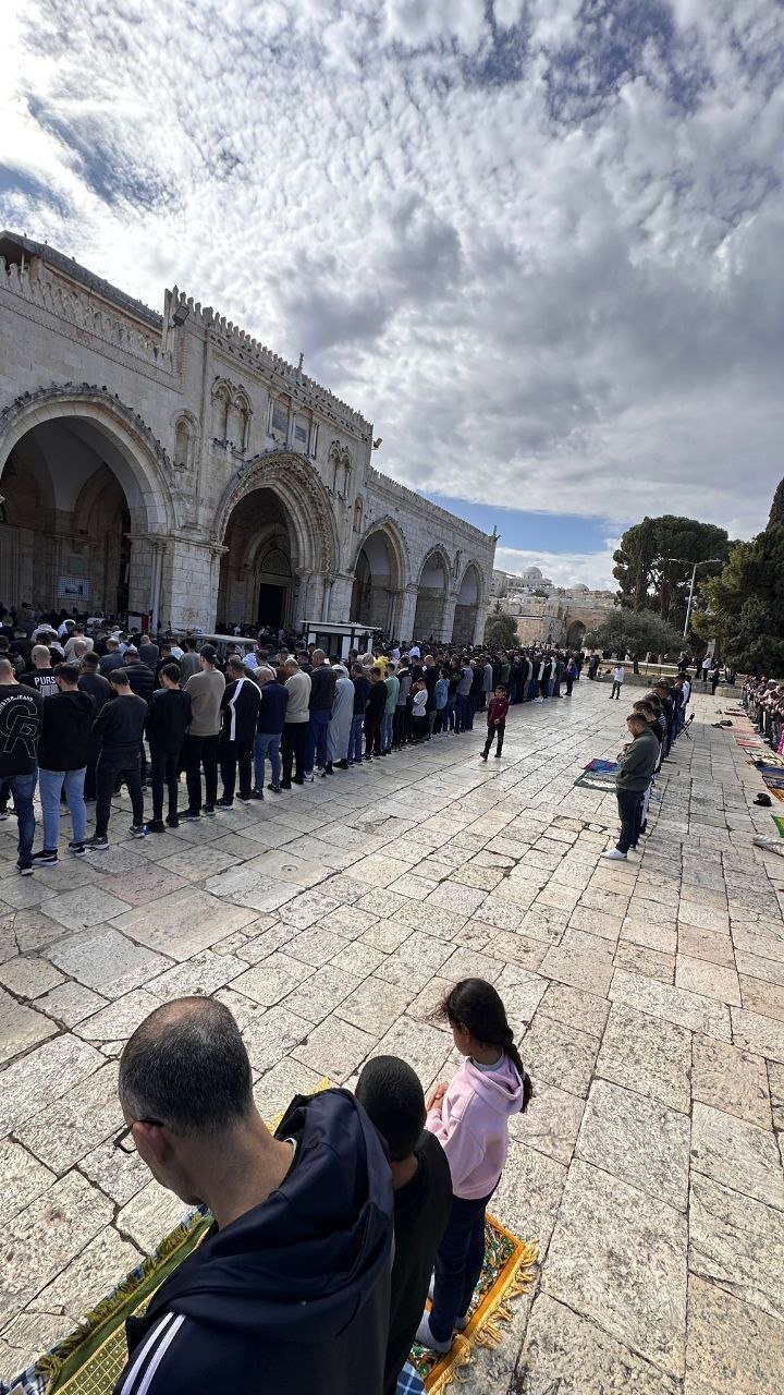 حضور شصت‌هزار فلسطینی در نماز جمعۀ این هفته مسجدالاقصی + تصاویر