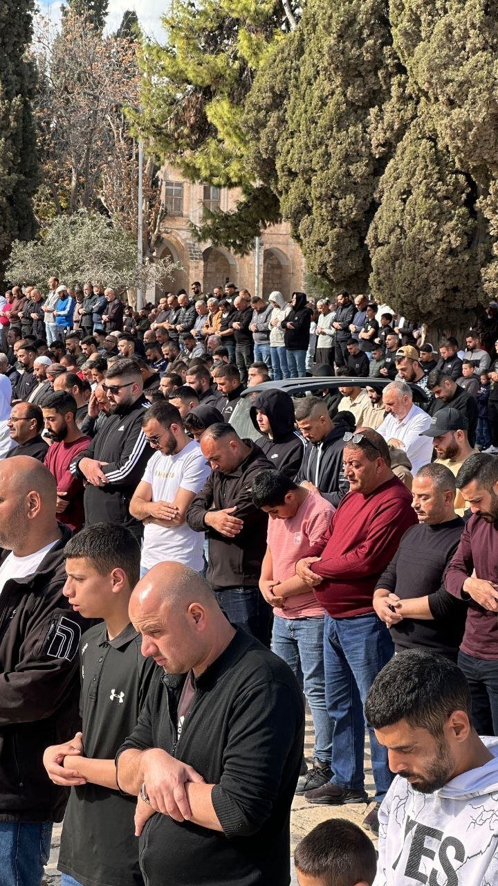 حضور شصتهزار فلسطینی در نماز جمعۀ این هفته مسجدالاقصی + تصاویر