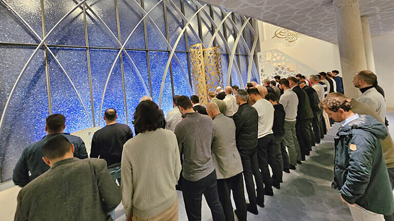 کنفرانس اسلامی بایرن آلمان با حضور گسترده نهادهای مدنی و مسلمانان + تصاویر