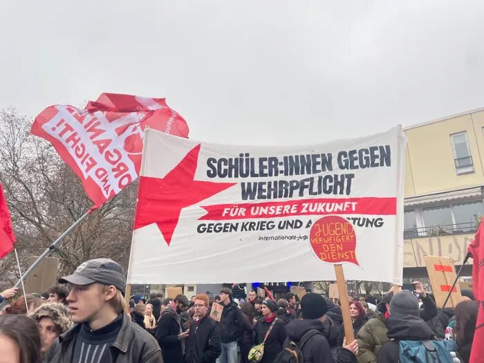 اعتراض گسترده دانشجویان آلمانی به خدمت اجباری