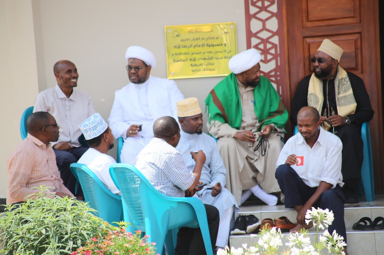 Sheikh Hemed Jalala Aimarisha Umoja wa Mashia Kupitia Ziara ya Kihistoria Jijini Arusha +Picha